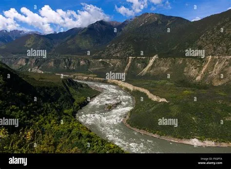  Der Yalong Tsangpo Fluss - Ein wilder Tanz der Natur mit gigantischen Wassermassen!